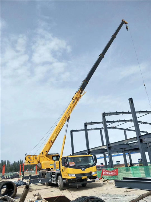 临河区超高层建筑钢结构吊装案例